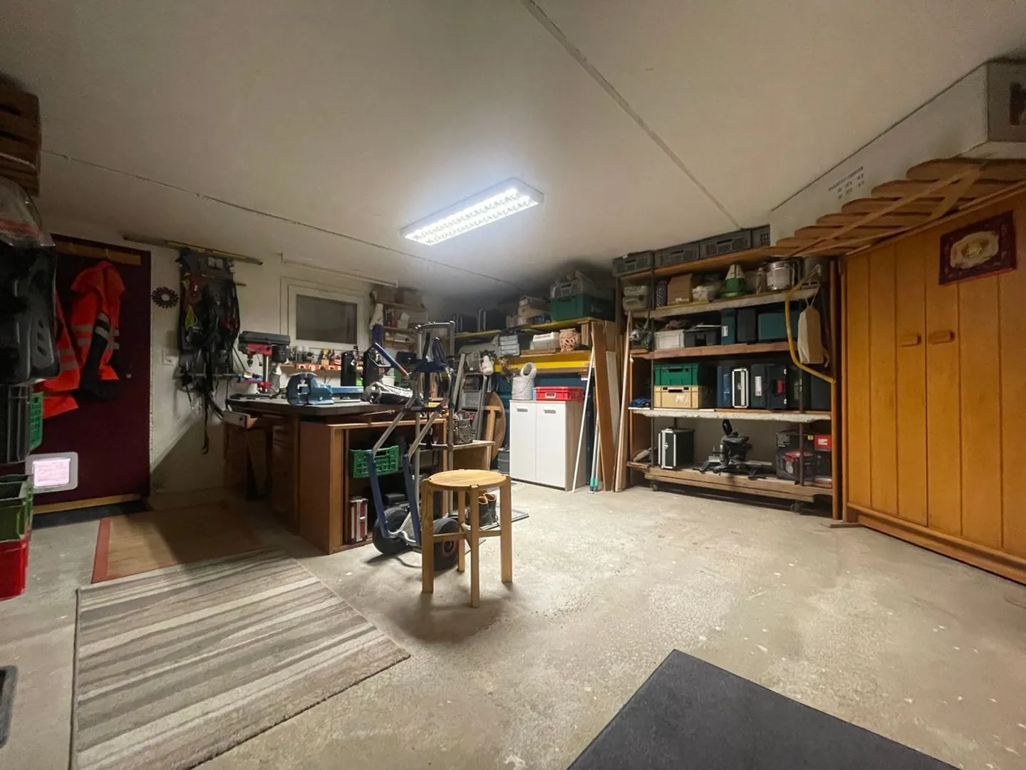 Einzelvilla mit 5,5 Zimmern auf einem sehr großen Grundstück mit Nebengebäuden - Foto 12 von 12