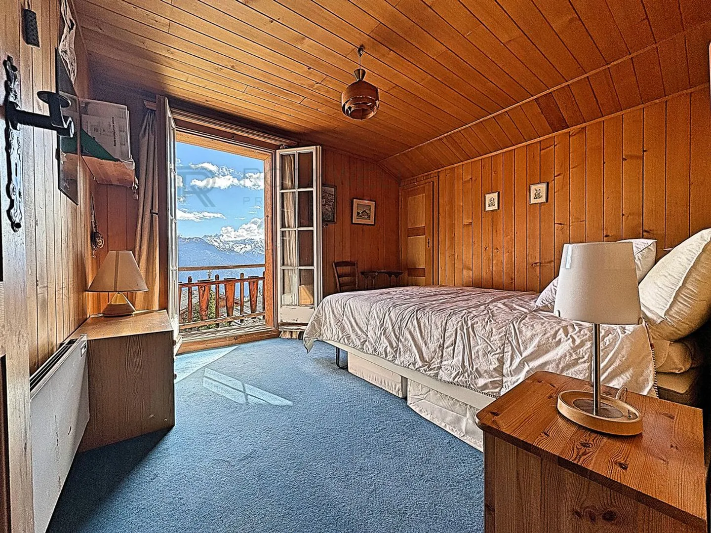 Rare object! In the heart of Verbier, chalet with two units authorized as a secondary residence - Photo 12 of 13