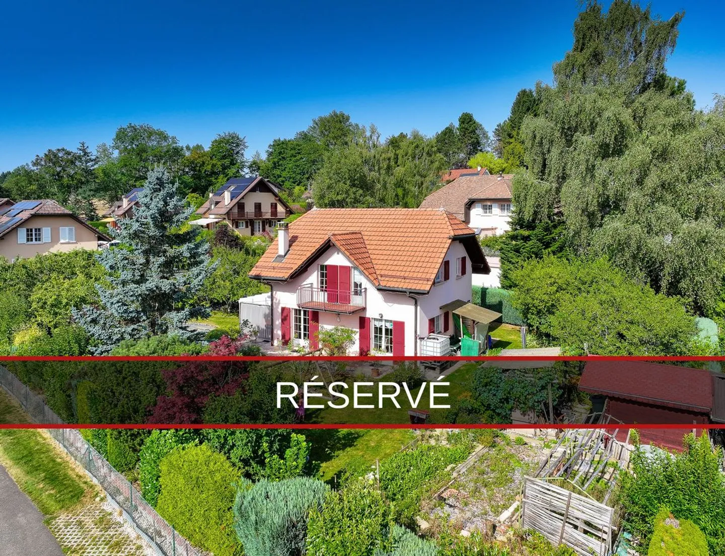 Detached house in a green and peaceful setting - Photo 1 of 6