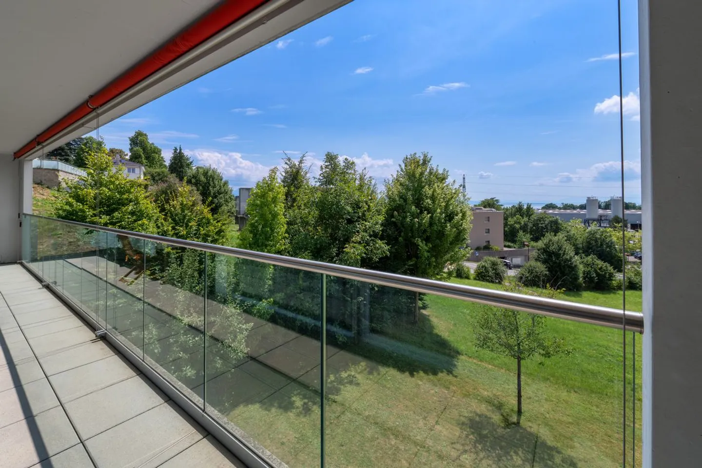 Superbo attico luminoso nel cuore di Mont-sur-Lausanne - Foto 1 di 5