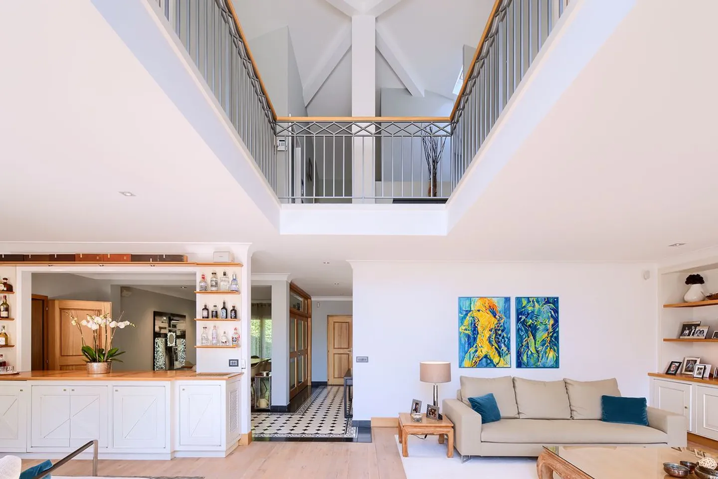 Villa eccezionale con vista mozzafiato, tra lago e natura - Foto 9 di 13