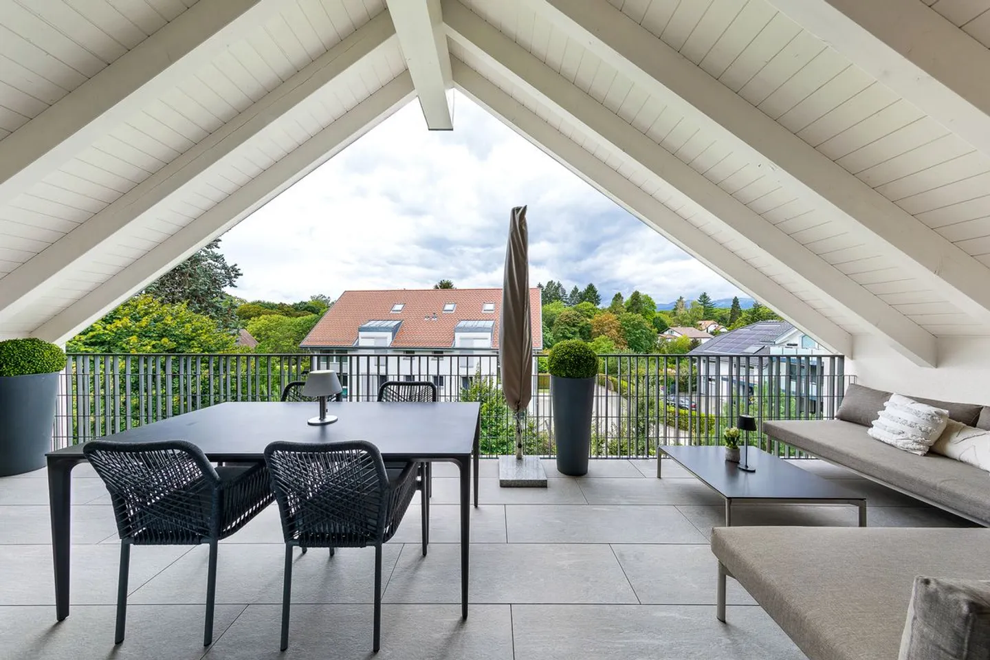 En exclusivité! Très joli duplex de qualité supérieure!  - Photo 3 sur 13
