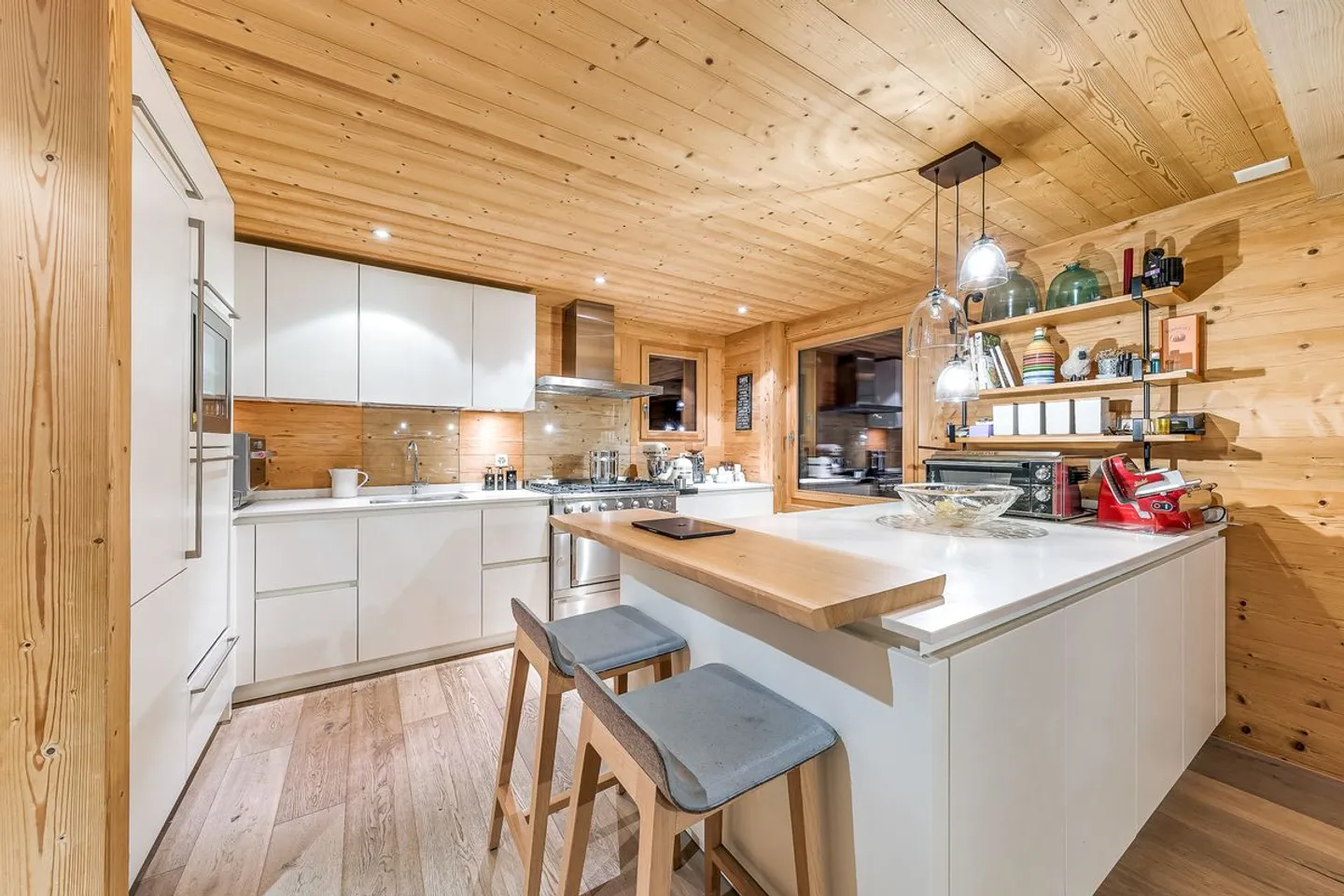 Une opportunité rare à Chesières-Villars : l'alliance parfaite entre style et sérénité - Photo 12 of 13