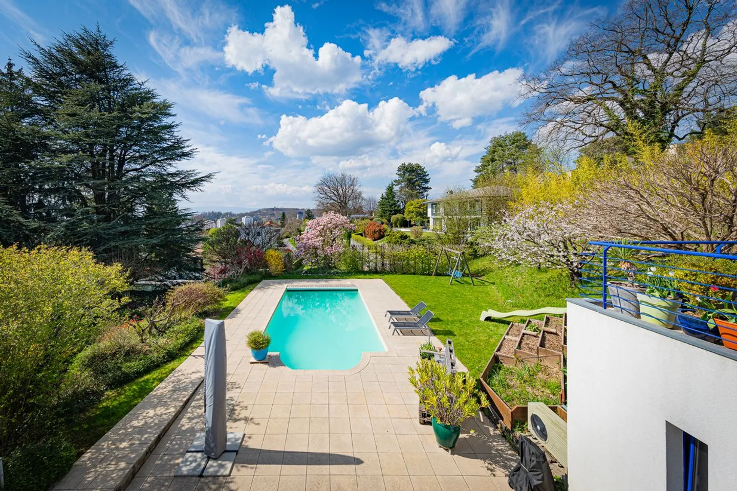 NEW PRICE! Superb 8.5-room villa with heated pool - Photo 4 of 13