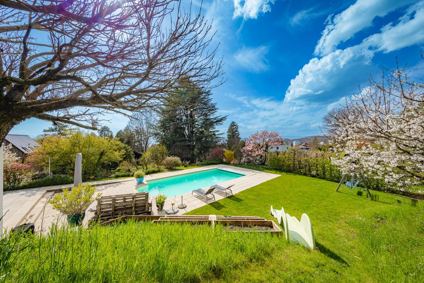 NEW PRICE! Superb 8.5-room villa with heated pool - Photo 1 of 13