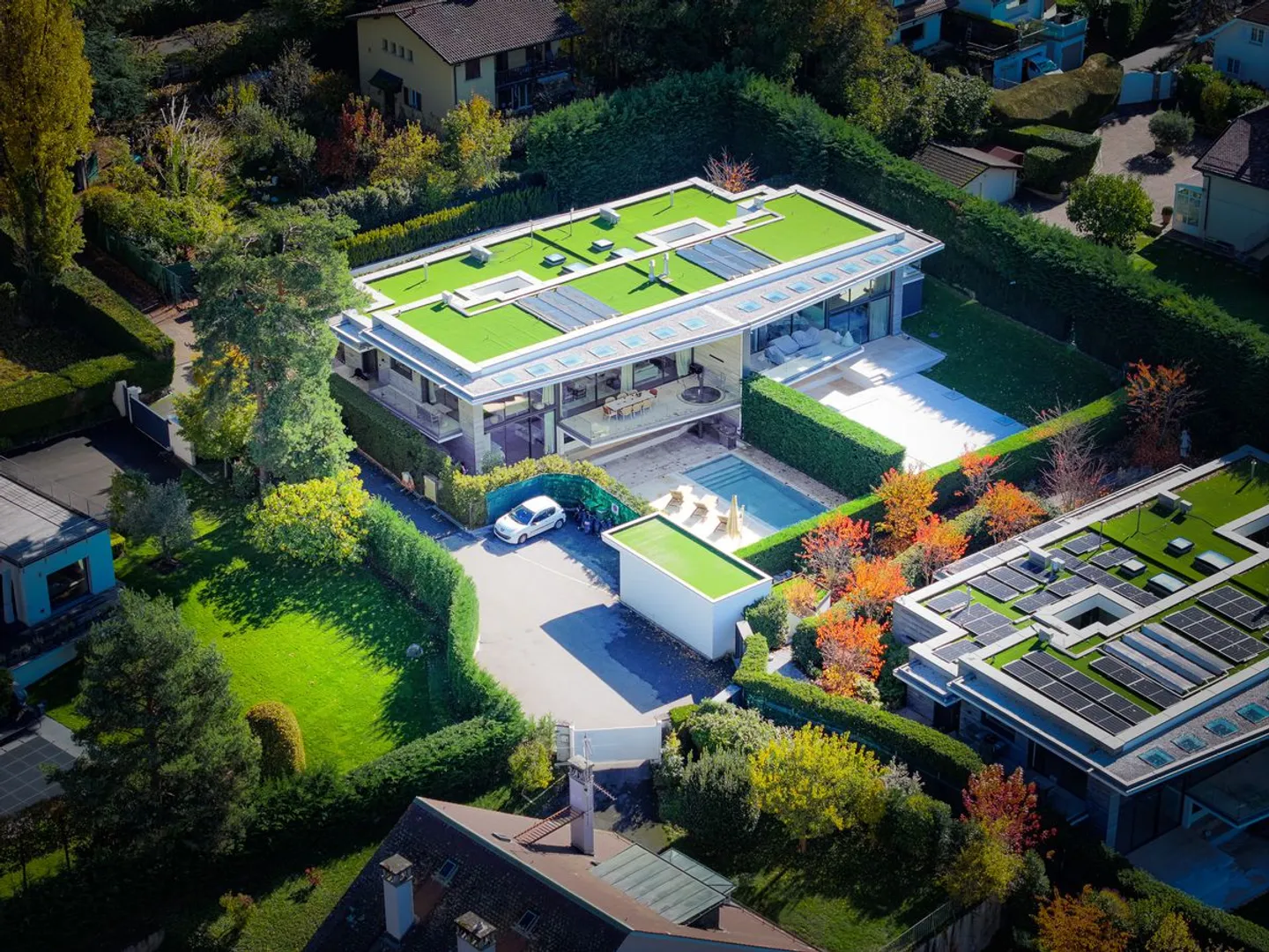 Außergewöhnliche zeitgenössische Villa - Privater Zugang zum See - Foto 1 von 13