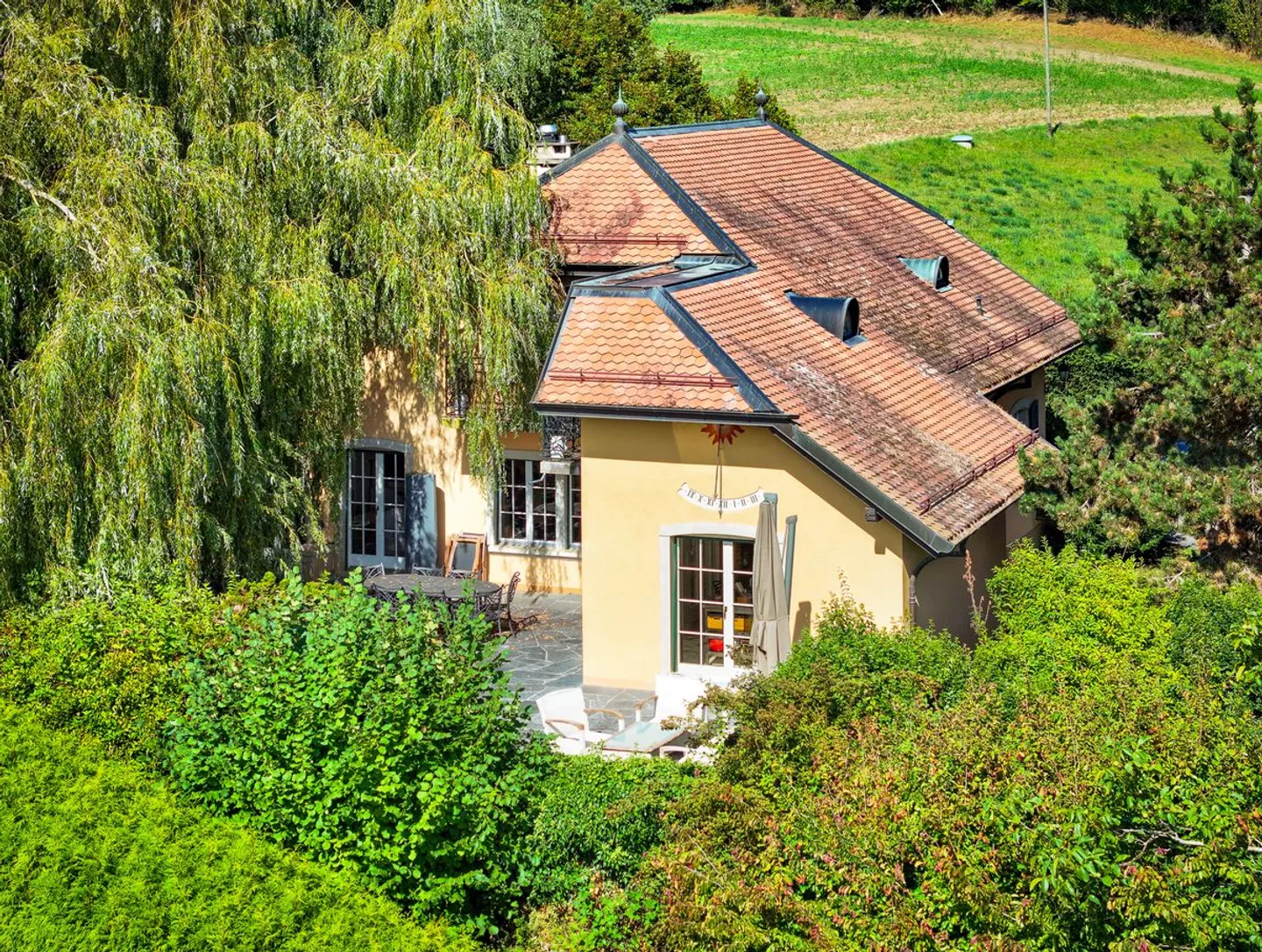 Eleganza & Natura: Villa Familiare di Charme nel Cuore di un Ecrin Bucolico - Foto 2 di 13