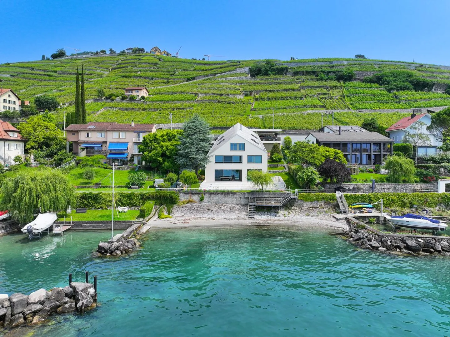 Villa Front de Lac - Posizione Unica, Disponibilità Immediata - Foto 1 di 13