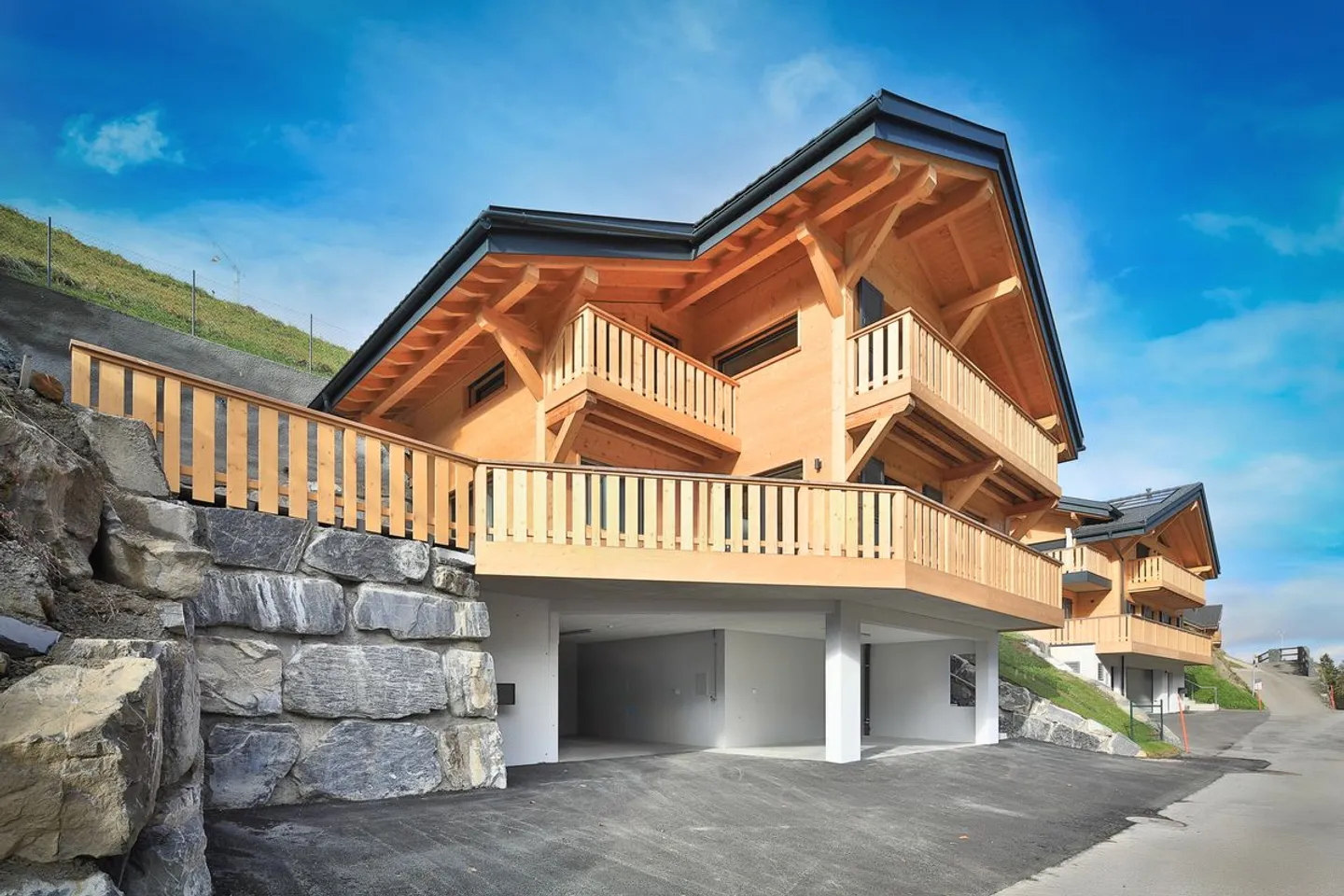 Chalet neuf d'exception dans un environnement calme et paisible - Foto 2 von 12