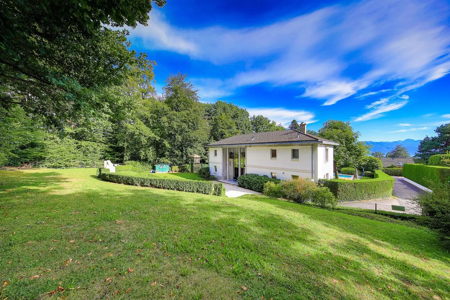 Propriété de prestige entourée de verdure à Lausanne - Foto 1 di 10