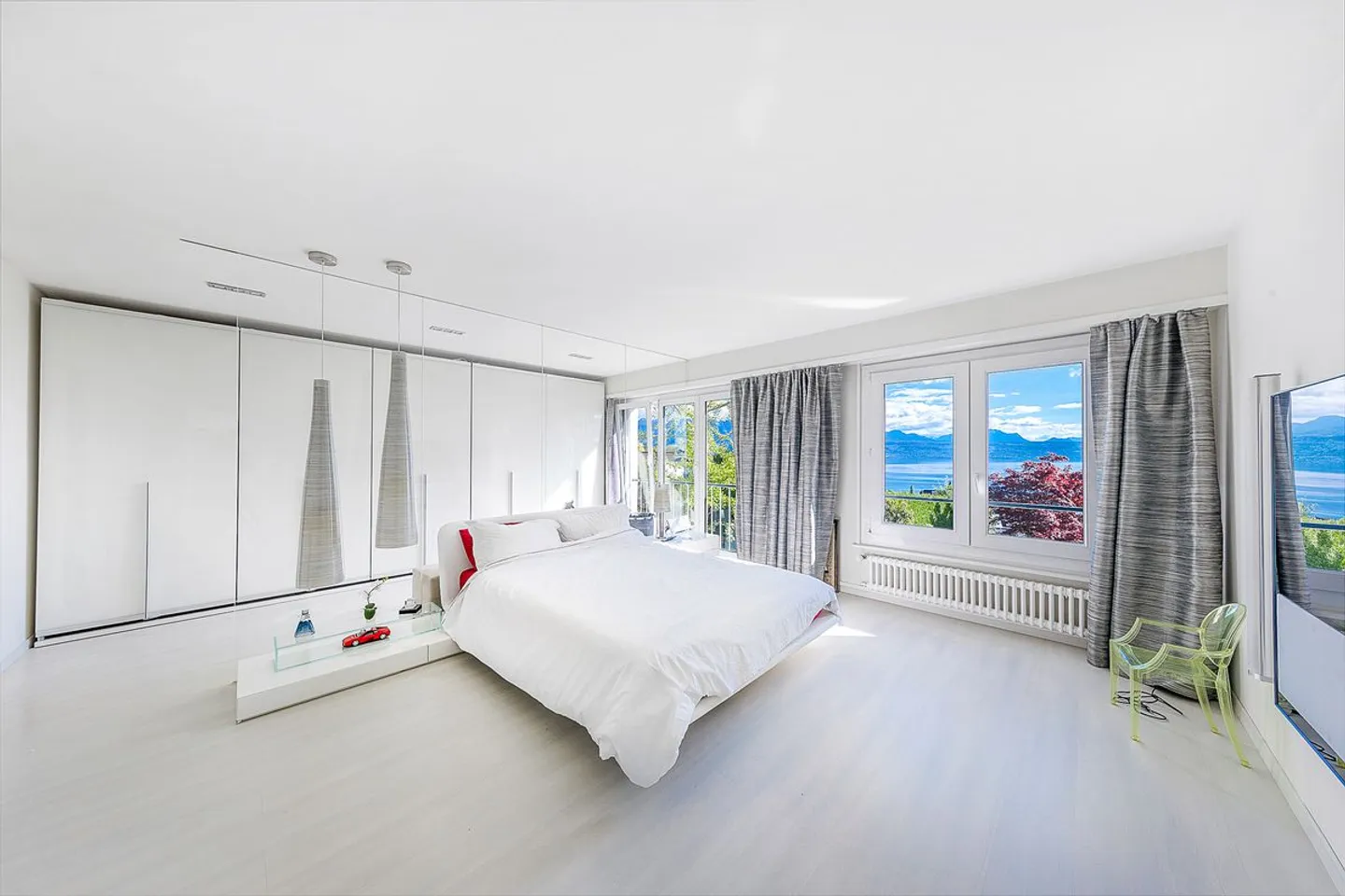 Appartamento contemporaneo di 5,5 locali con vista mozzafiato sul lago e piscina privata - Foto 4 di 5