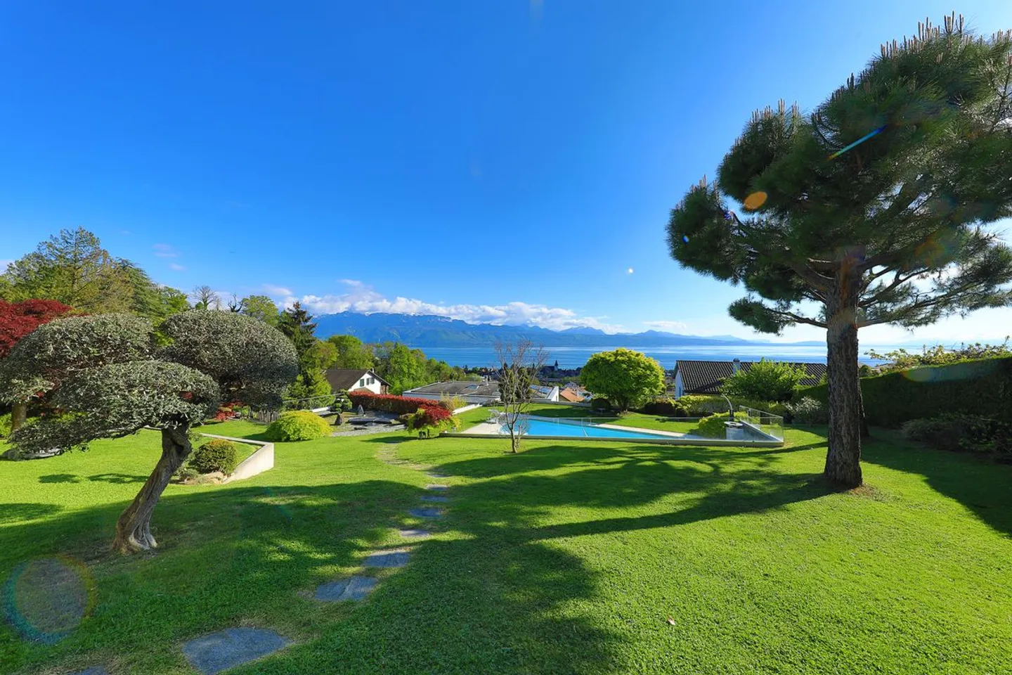 Appartamento contemporaneo di 5,5 locali con vista mozzafiato sul lago e piscina privata - Foto 1 di 5