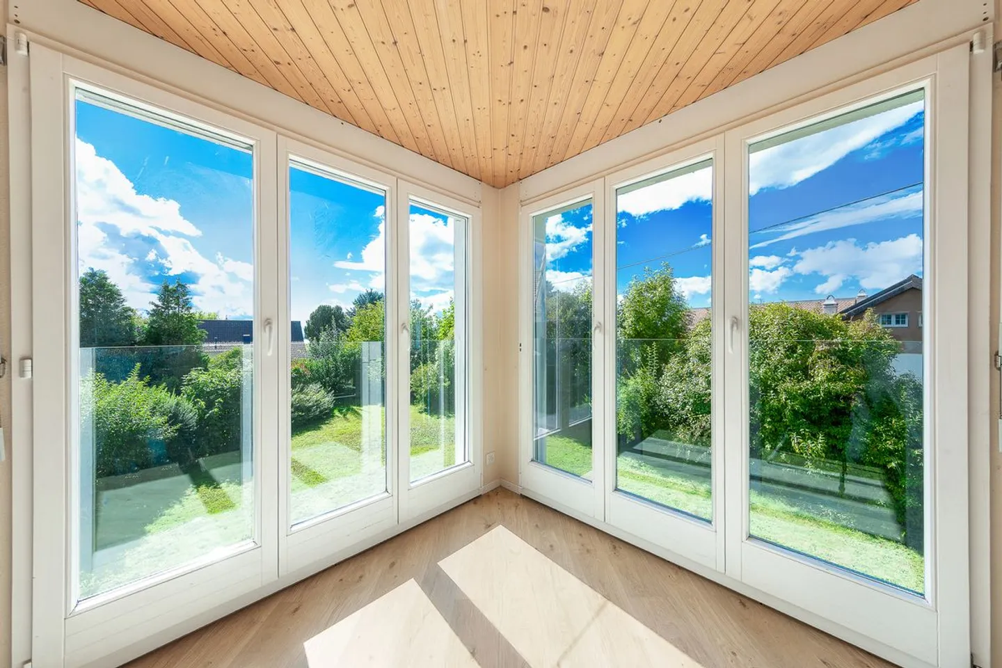 Elegantes Doppelhaus mit Raum und Ruhe - Foto 6 von 6