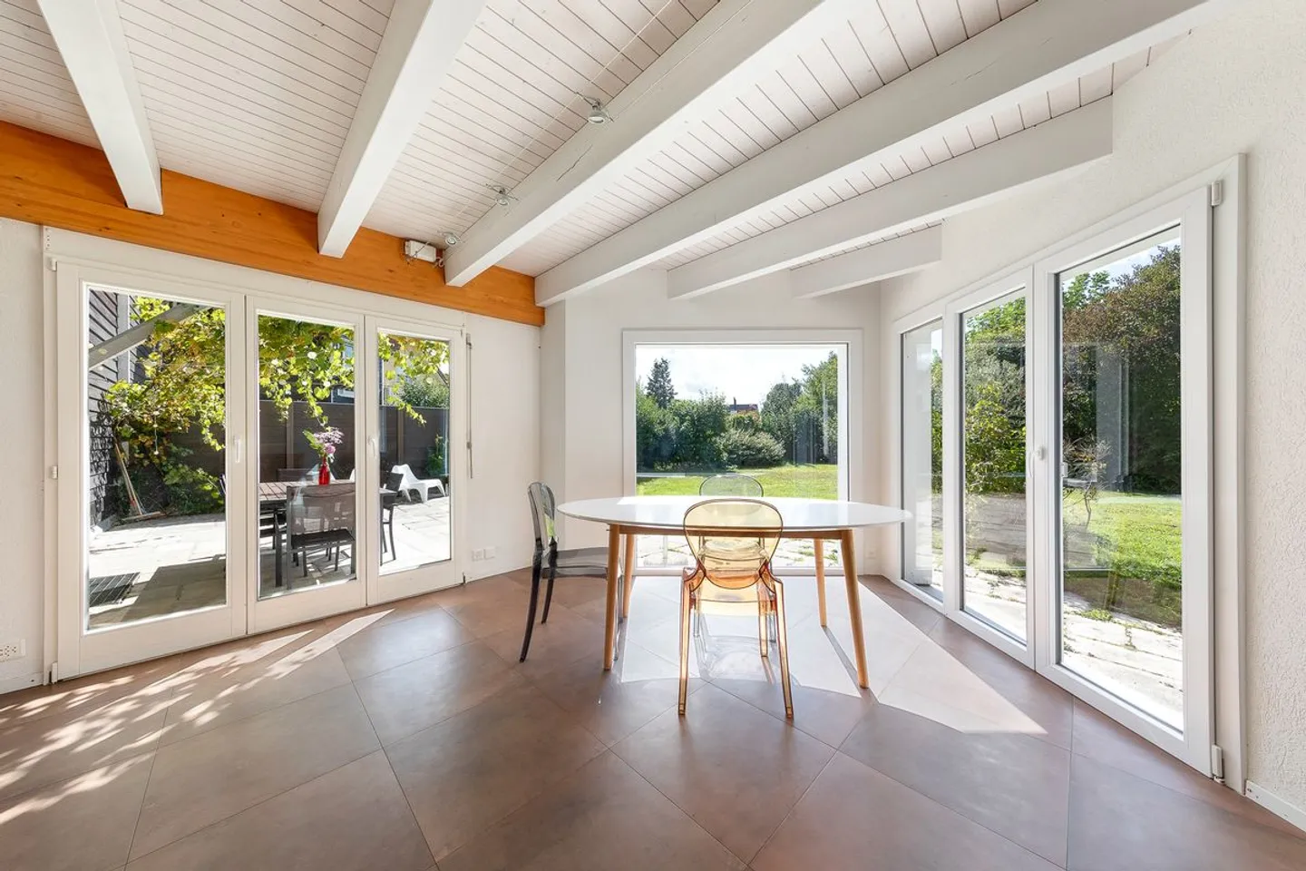 Elegantes Doppelhaus mit Raum und Ruhe - Foto 4 von 6