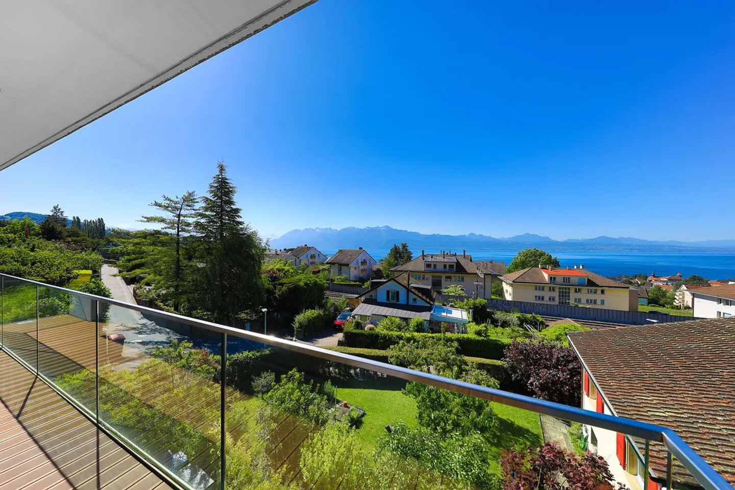 RARE : Élégante villa contemporaine dans un quartier résidentiel de Pully - Photo 1 sur 7