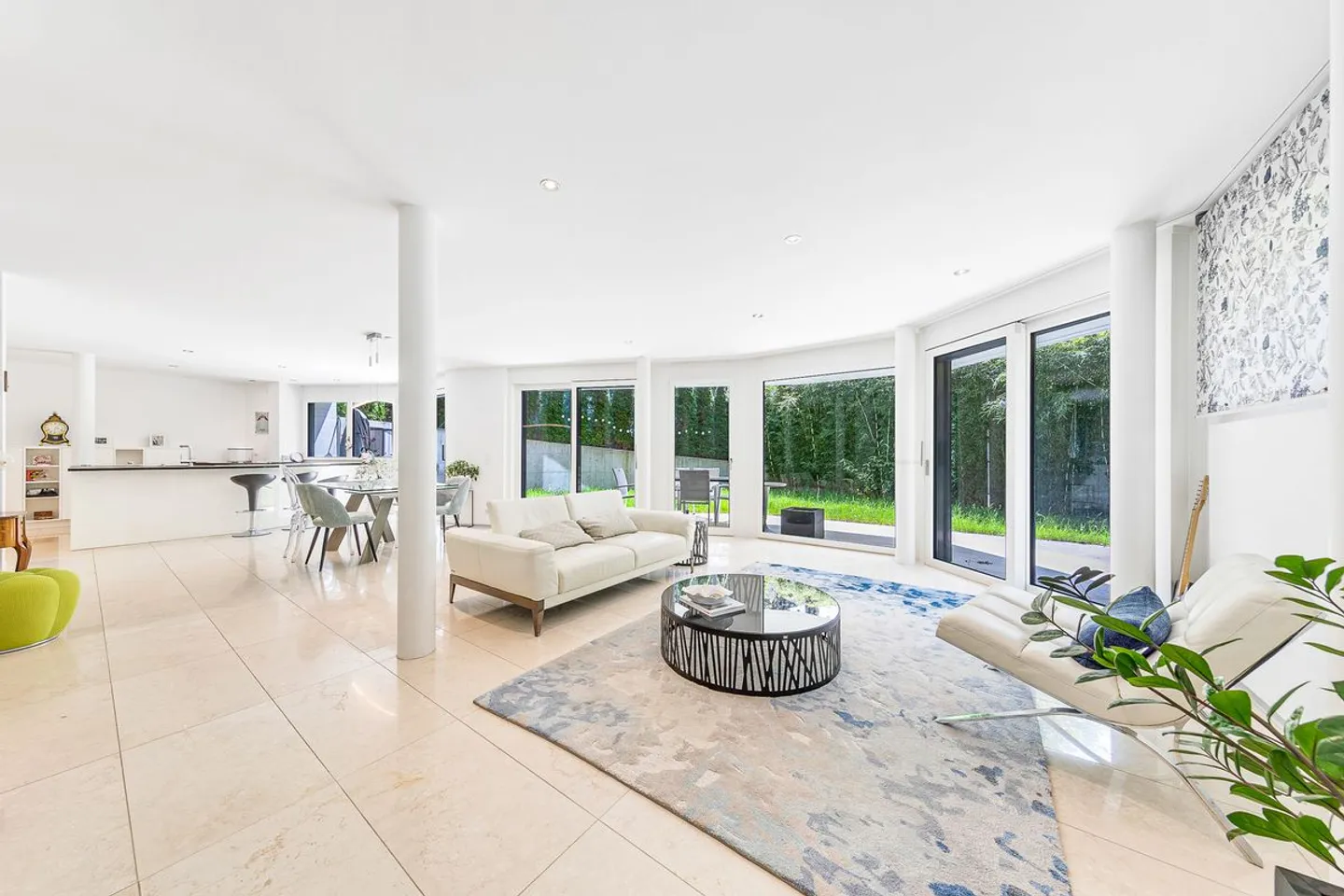High-end apartment combining comfort and tranquility in Pully - Photo 2 of 5