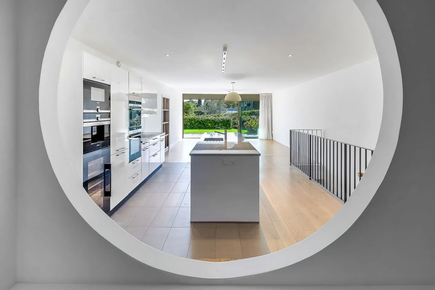 MAGNIFICENT REFINED APARTMENT WITH GARDEN AND LAKE VIEW - Photo 3 of 10