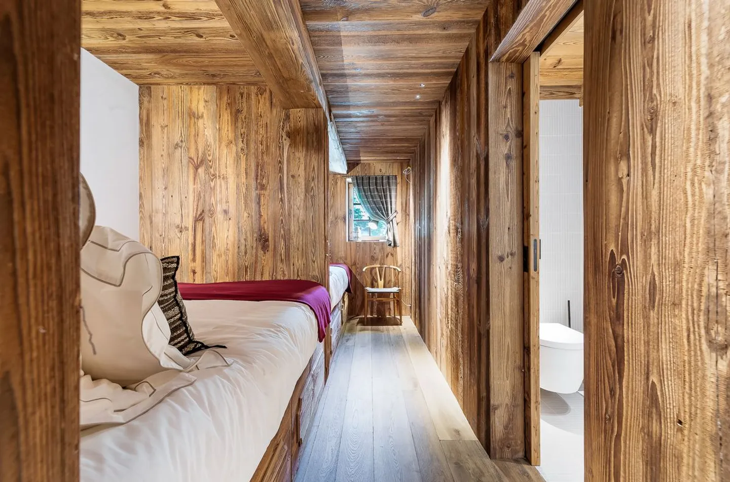 Extraordinary new chalet with panoramic view - Photo 10 of 13