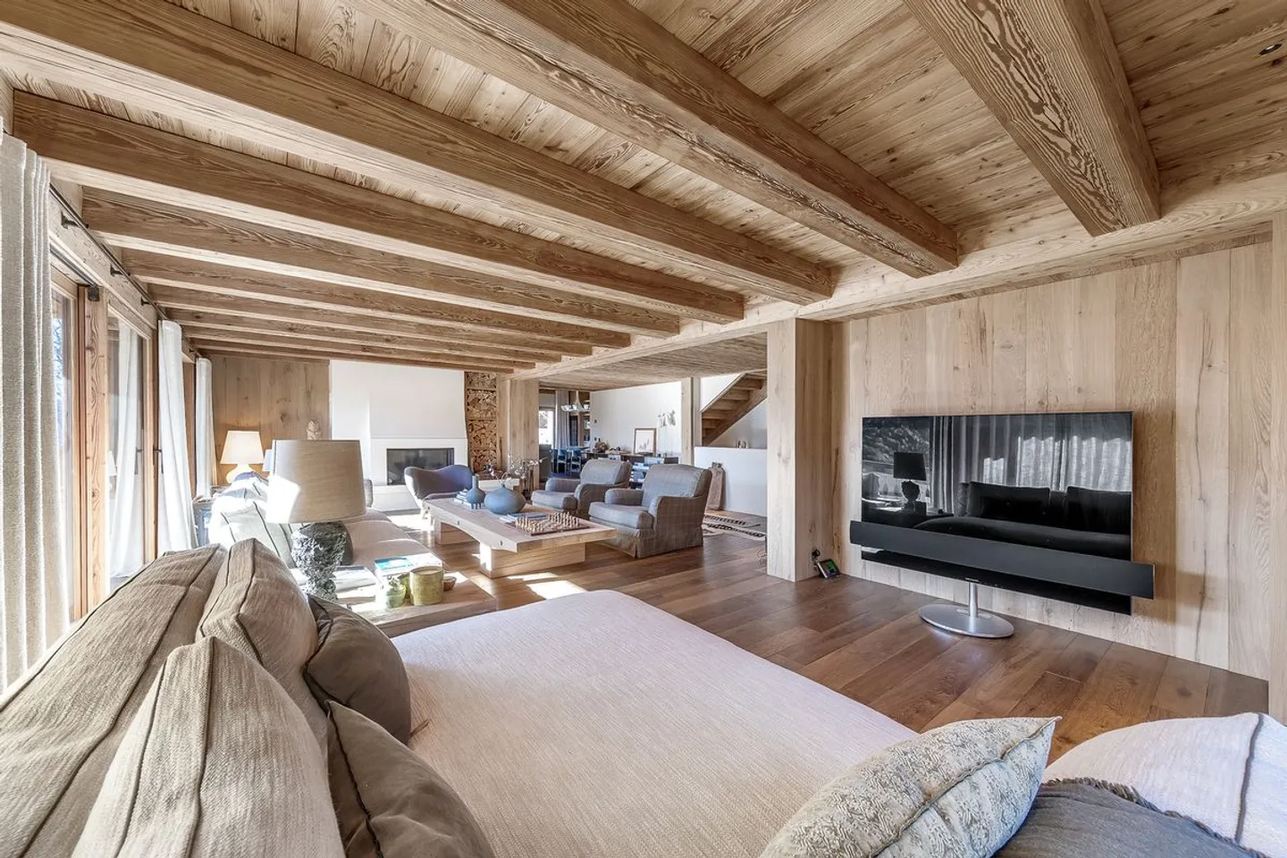 Extraordinary new chalet with panoramic view - Photo 4 of 13