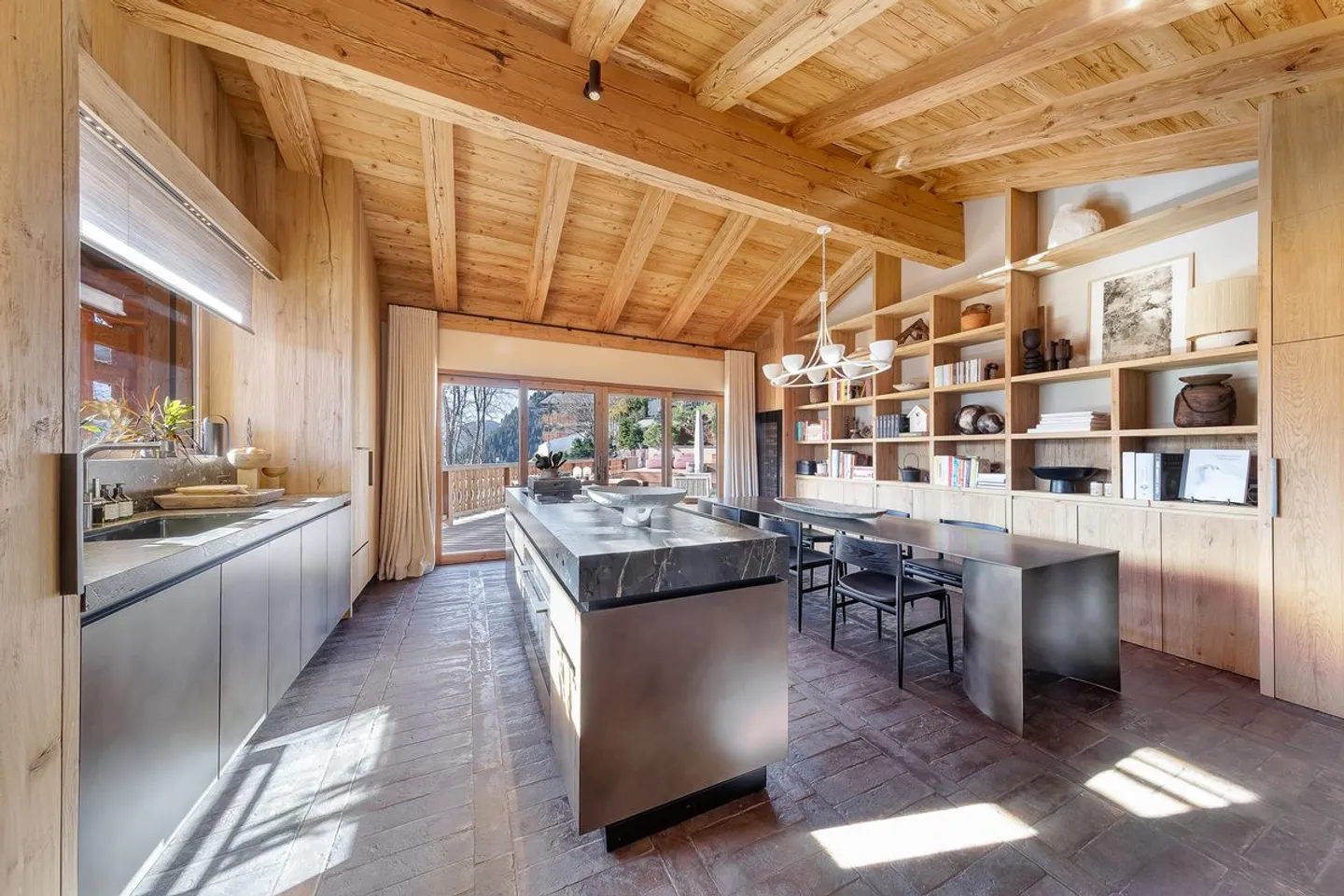 Extraordinary new chalet with panoramic view - Photo 4 of 13