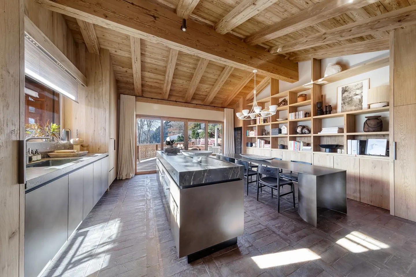 Extraordinary new chalet with panoramic view - Photo 5 of 13