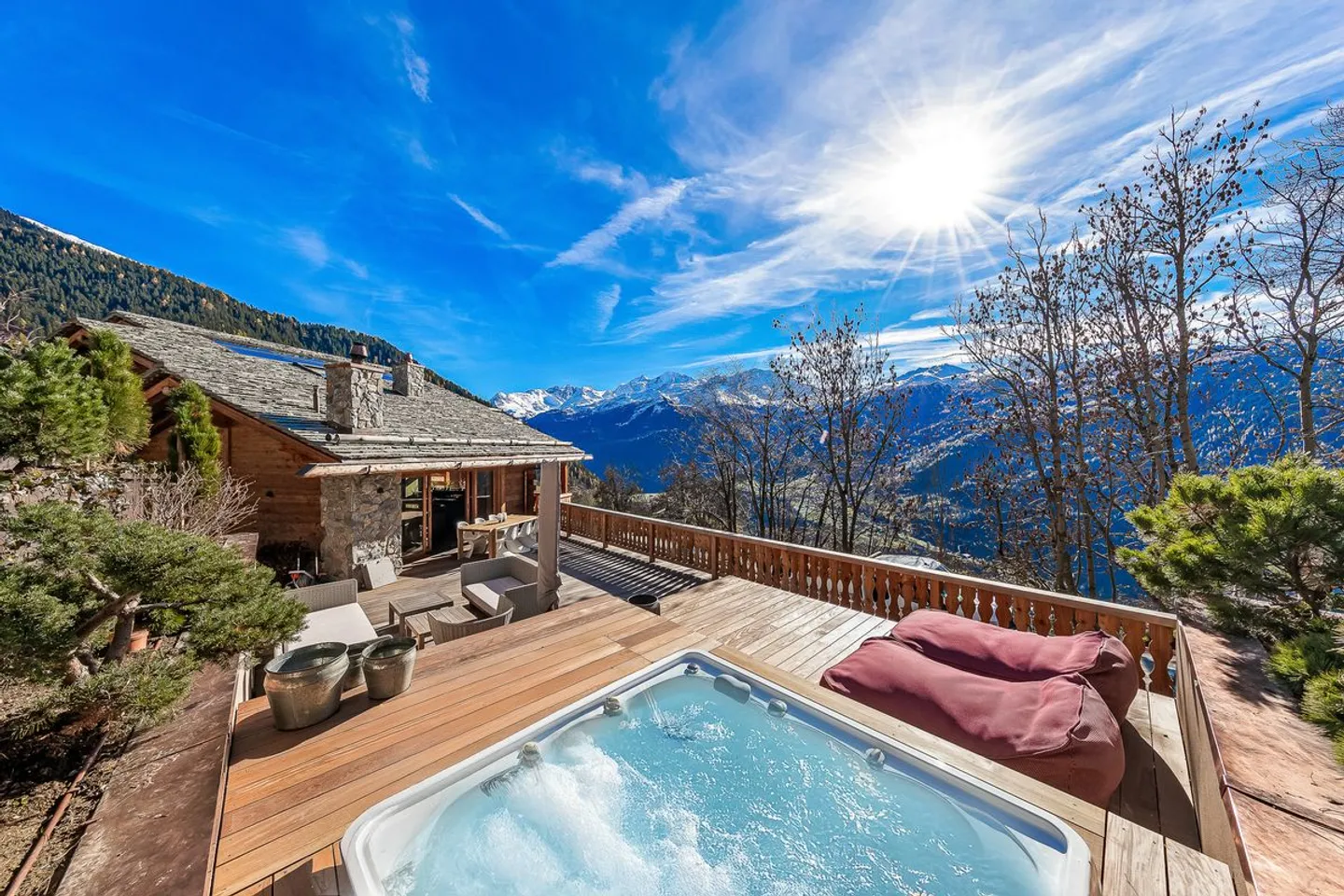 Extraordinary new chalet with panoramic view - Photo 1 of 13