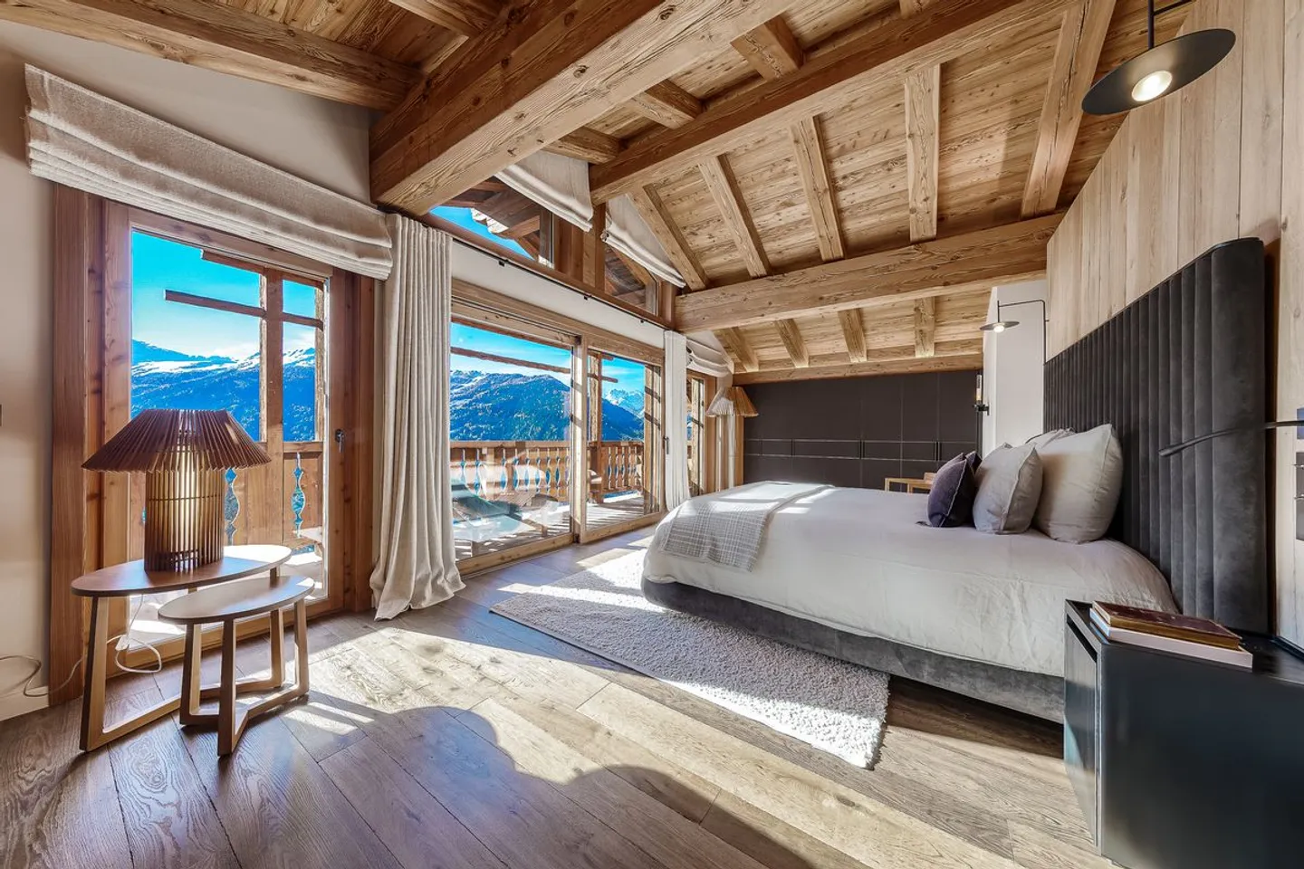 Extraordinary new chalet with panoramic view - Photo 8 of 13