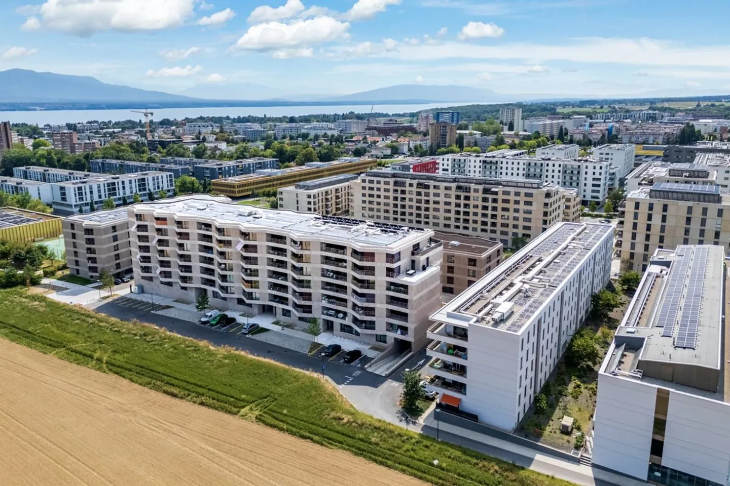 Very nice apartment in Nyon! - Photo 1 of 13