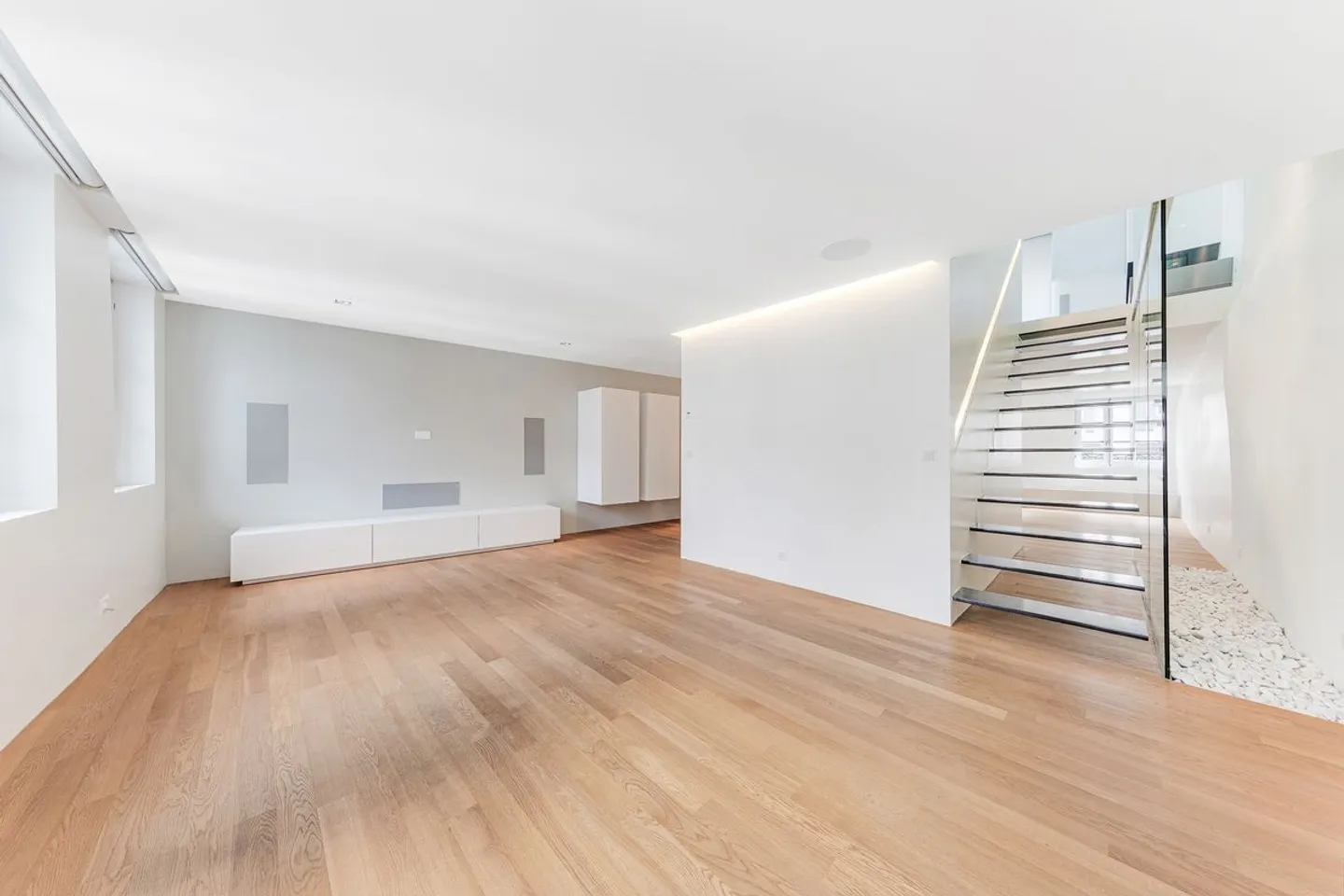 RIDUZIONE DEL PREZZO - 349M2 NEL CENTRO DI VEVEY - OPPORTUNITÀ UNICA! - Foto 4 di 13