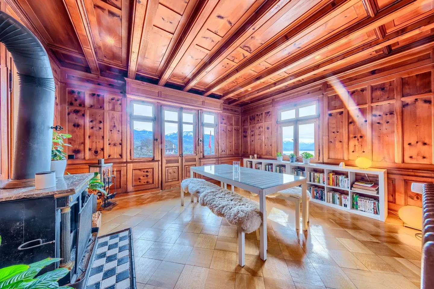 Majestueuse maison avec vue spectaculaire sur le lac alliant contemporain et charme de l'ancien - Photo 5 sur 13