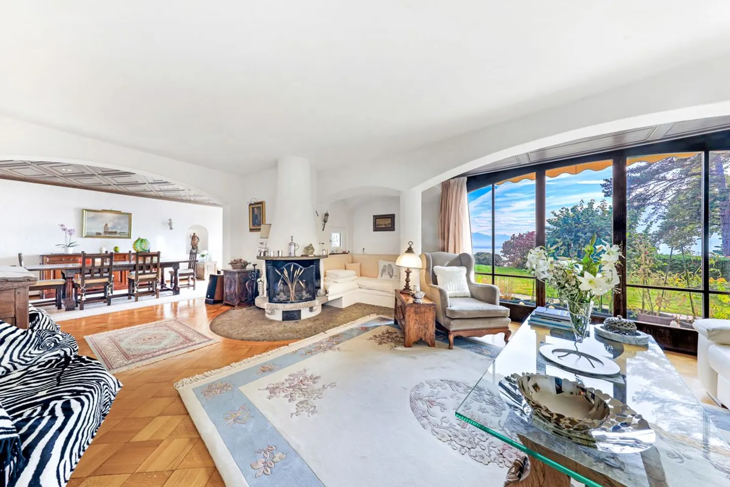 A Dream Home in Chexbres - Pool and Panoramic Views of Lake Geneva and the Alps - Photo 8 of 11
