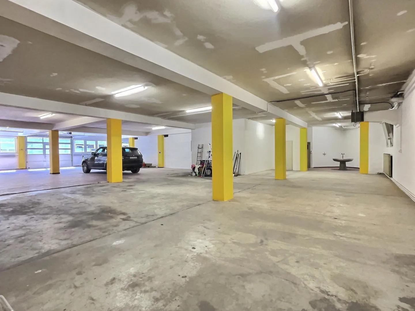 DA AFFITTARE - Spazi commerciali modulari a partire da 90 m² - Centro di Sierre - Foto 6 di 8