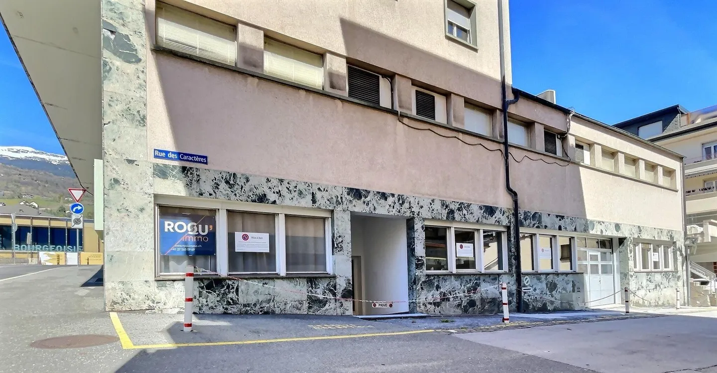 DA AFFITTARE - Spazi commerciali modulari a partire da 90 m² - Centro di Sierre - Foto 1 di 8