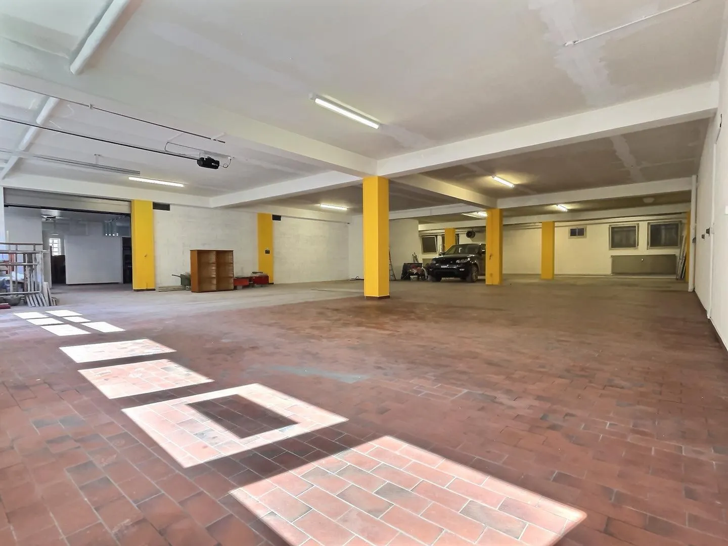 DA AFFITTARE - Spazi commerciali modulari a partire da 90 m² - Centro di Sierre - Foto 5 di 8