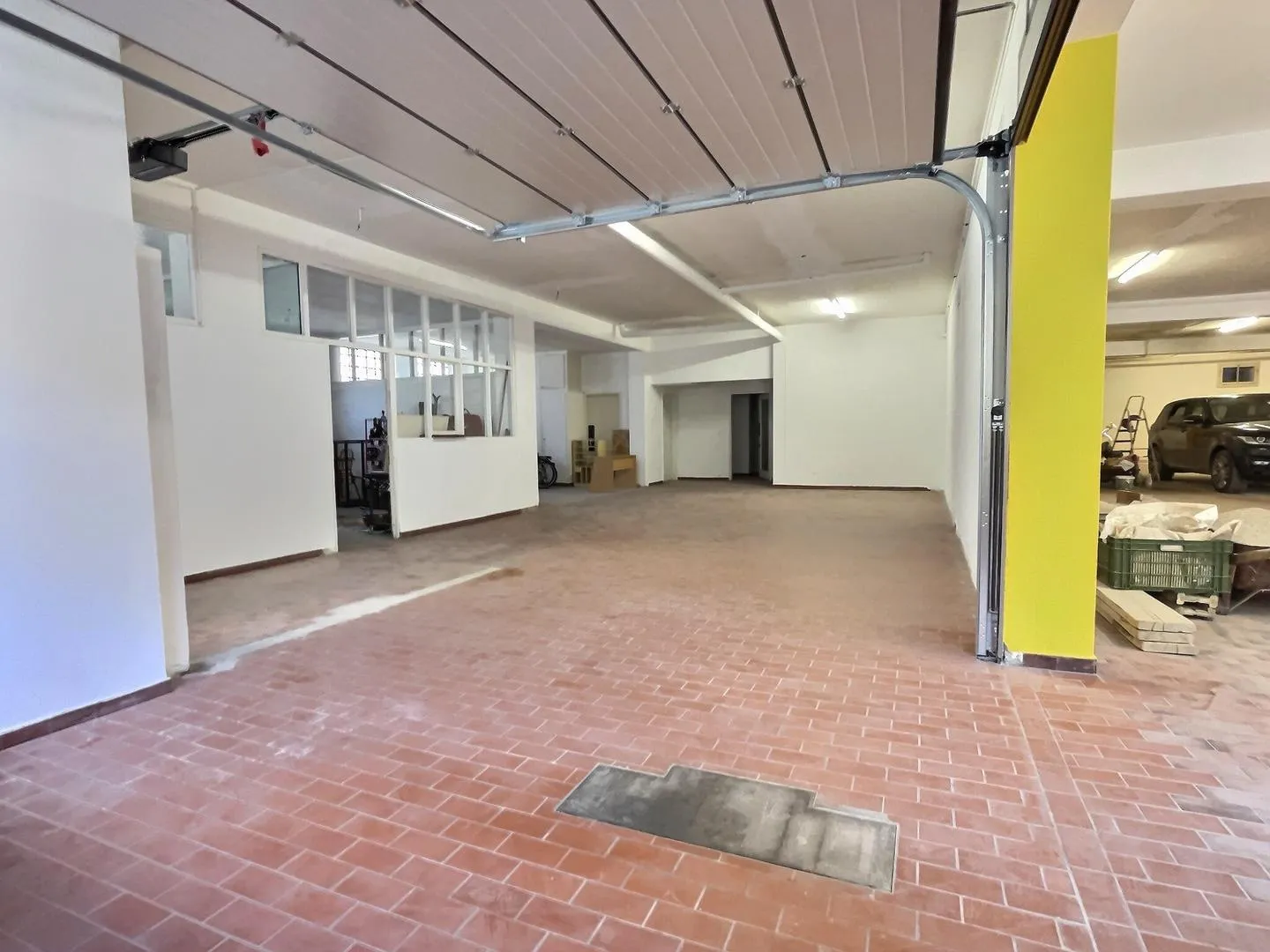 DA AFFITTARE - Spazi commerciali modulari a partire da 90 m² - Centro di Sierre - Foto 4 di 8
