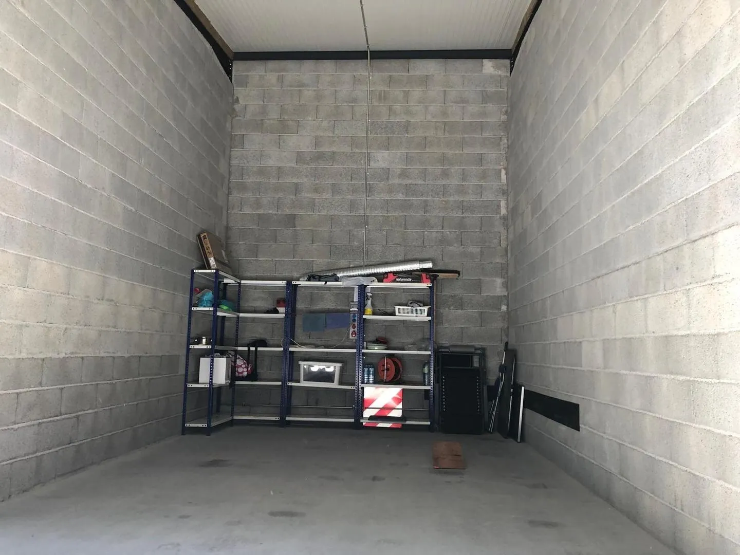 Box / dépôt de stockage 32 m² - grande hauteur - Vernayaz - Photo 2 of 3
