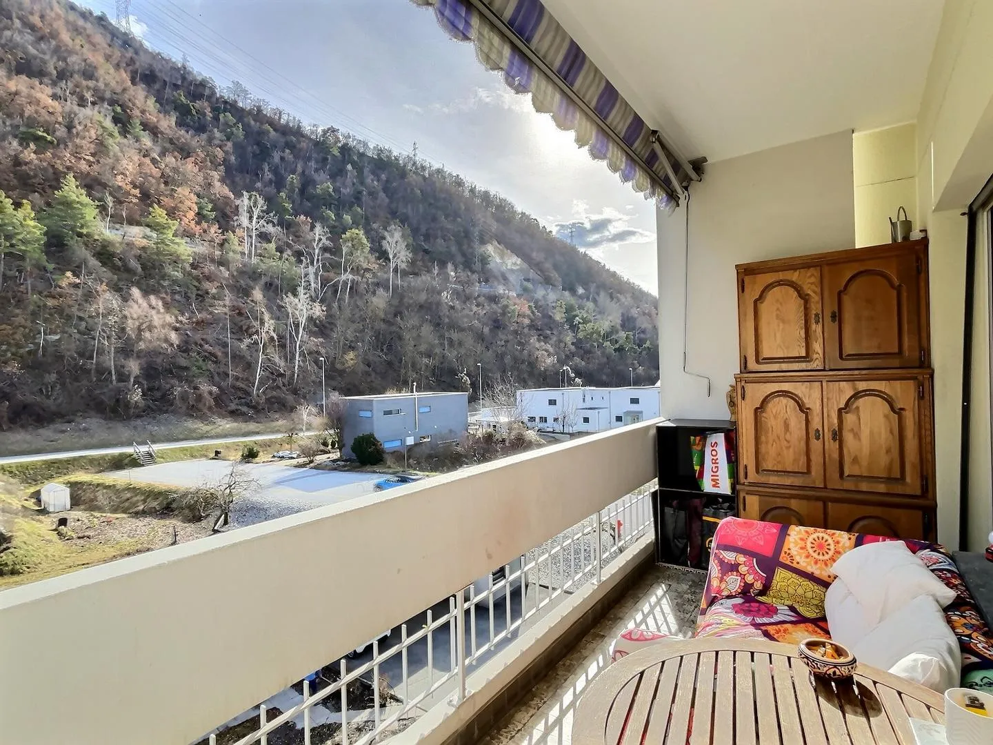 Beautiful 4.5-room penthouse apartment with south-facing balcony and garage box in Chippis (near Sierre) - Photo 5 of 13
