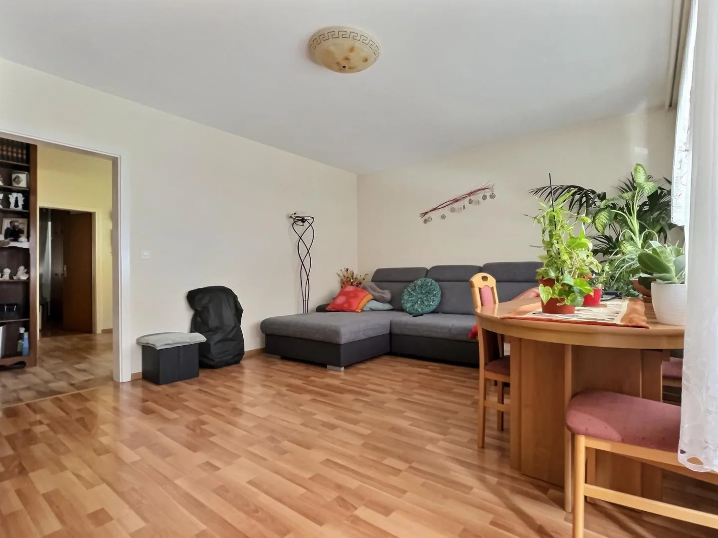 Beautiful 4.5-room penthouse apartment with south-facing balcony and garage box in Chippis (near Sierre) - Photo 4 of 13