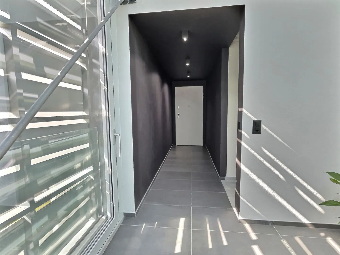 Duplex contemporaneo, atipico - 4.5 stanze - Foto 4 di 13