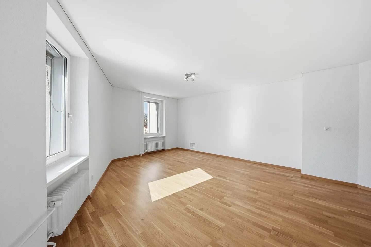 1.5-Room Apartment - Photo 3 of 8