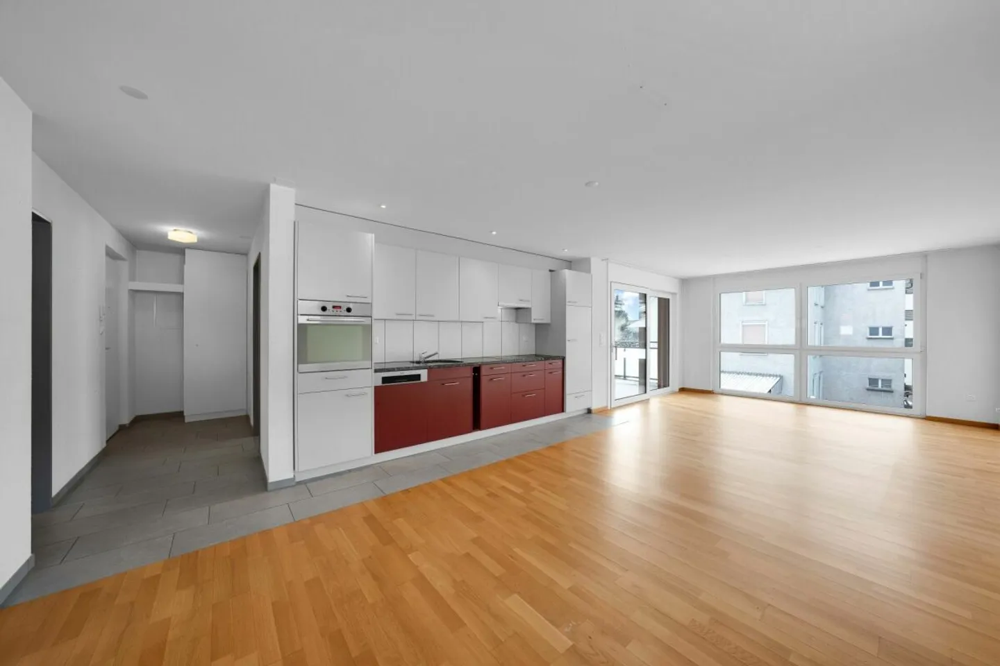 3.5 Room Apartment - Photo 1 of 7