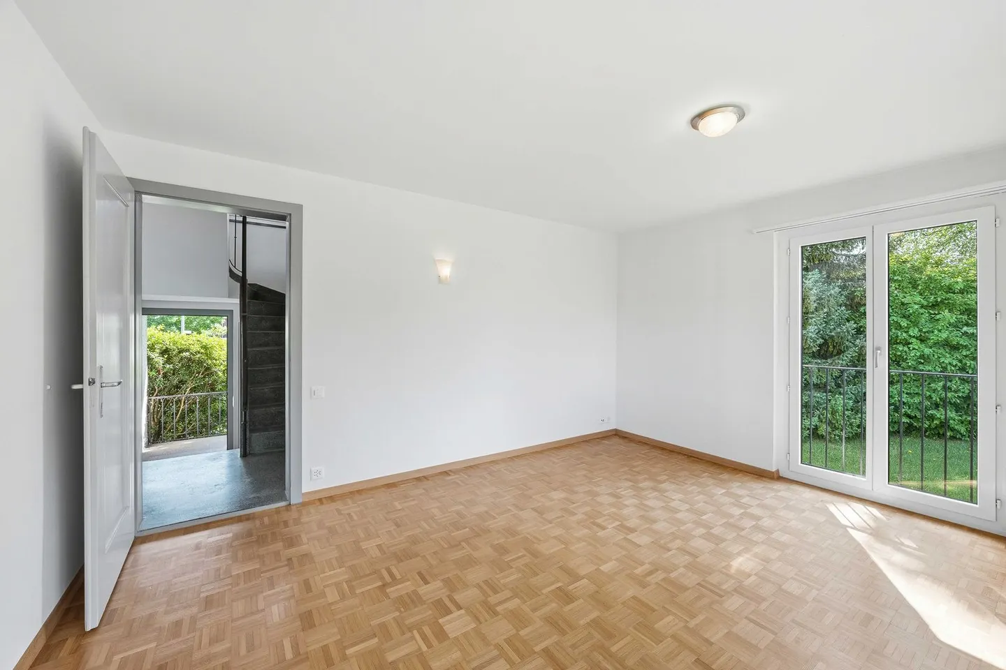 6.5-Room Single-Family House - Photo 7 of 11