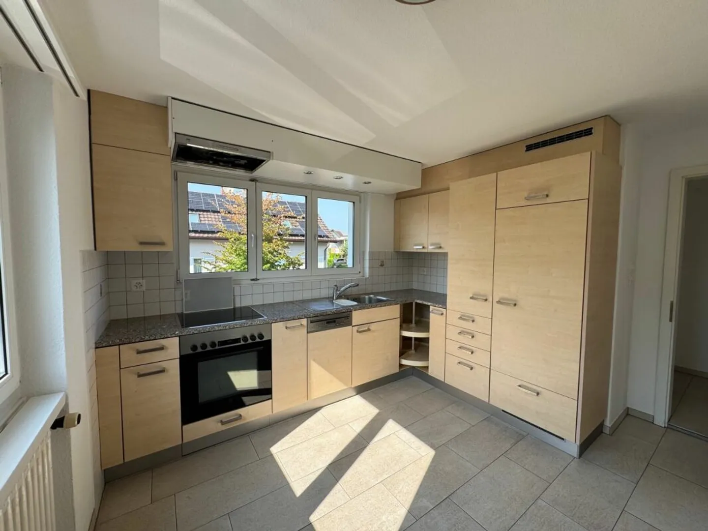 Maison jumelée de 5,5 pièces - Photo 3 sur 9