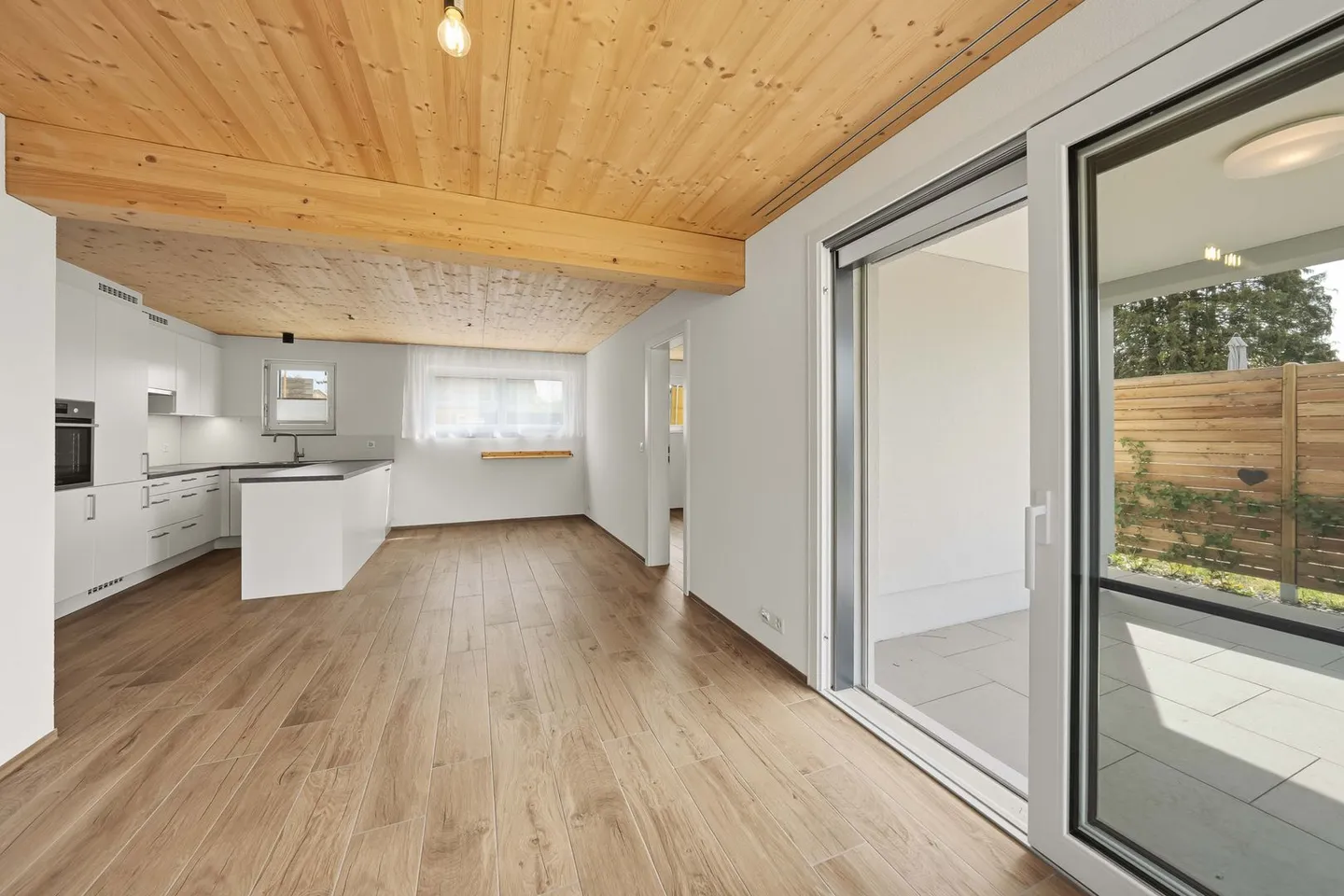 Maison bifamiliale - Photo 3 sur 13