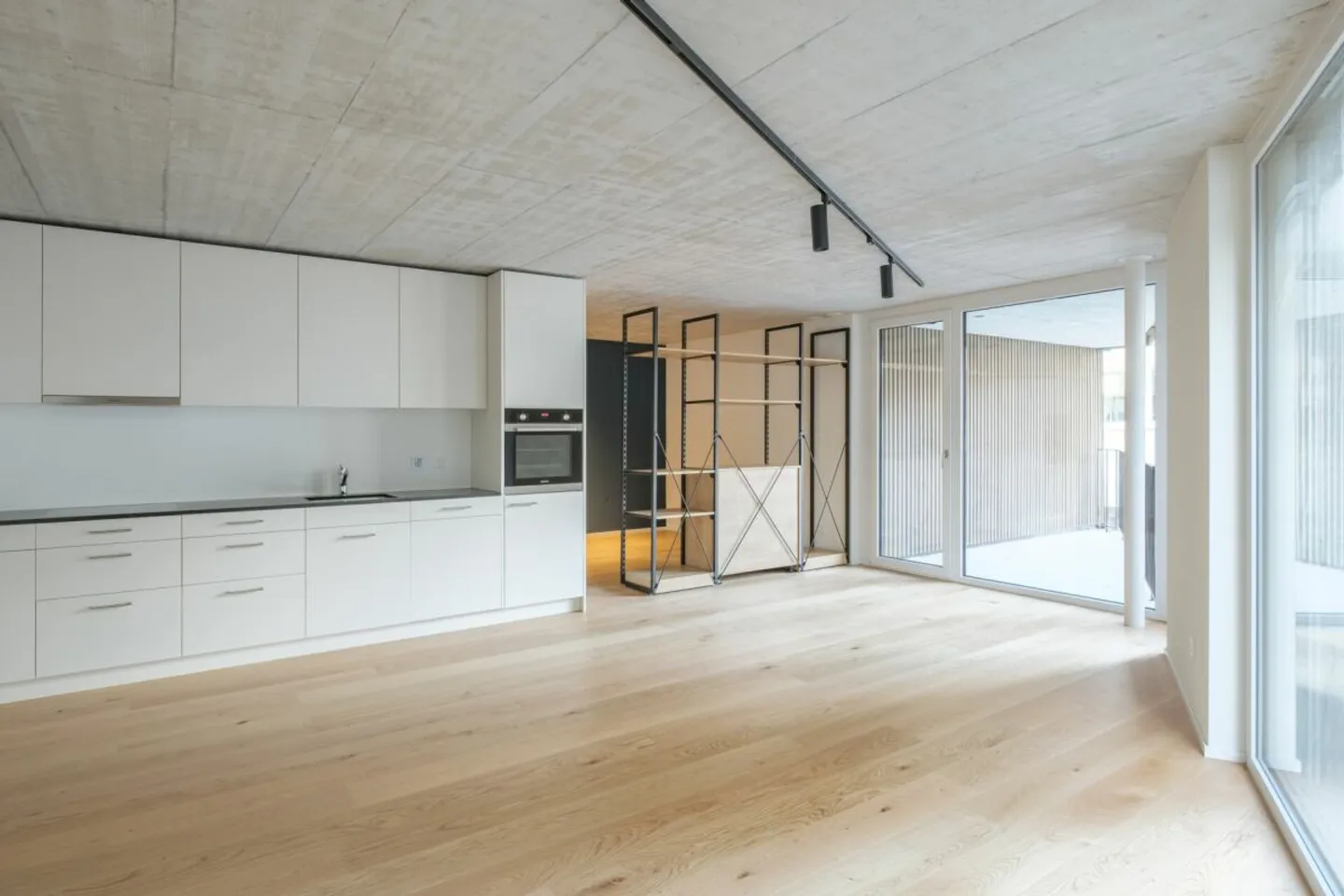 1.5-Room Apartment - Photo 2 of 6