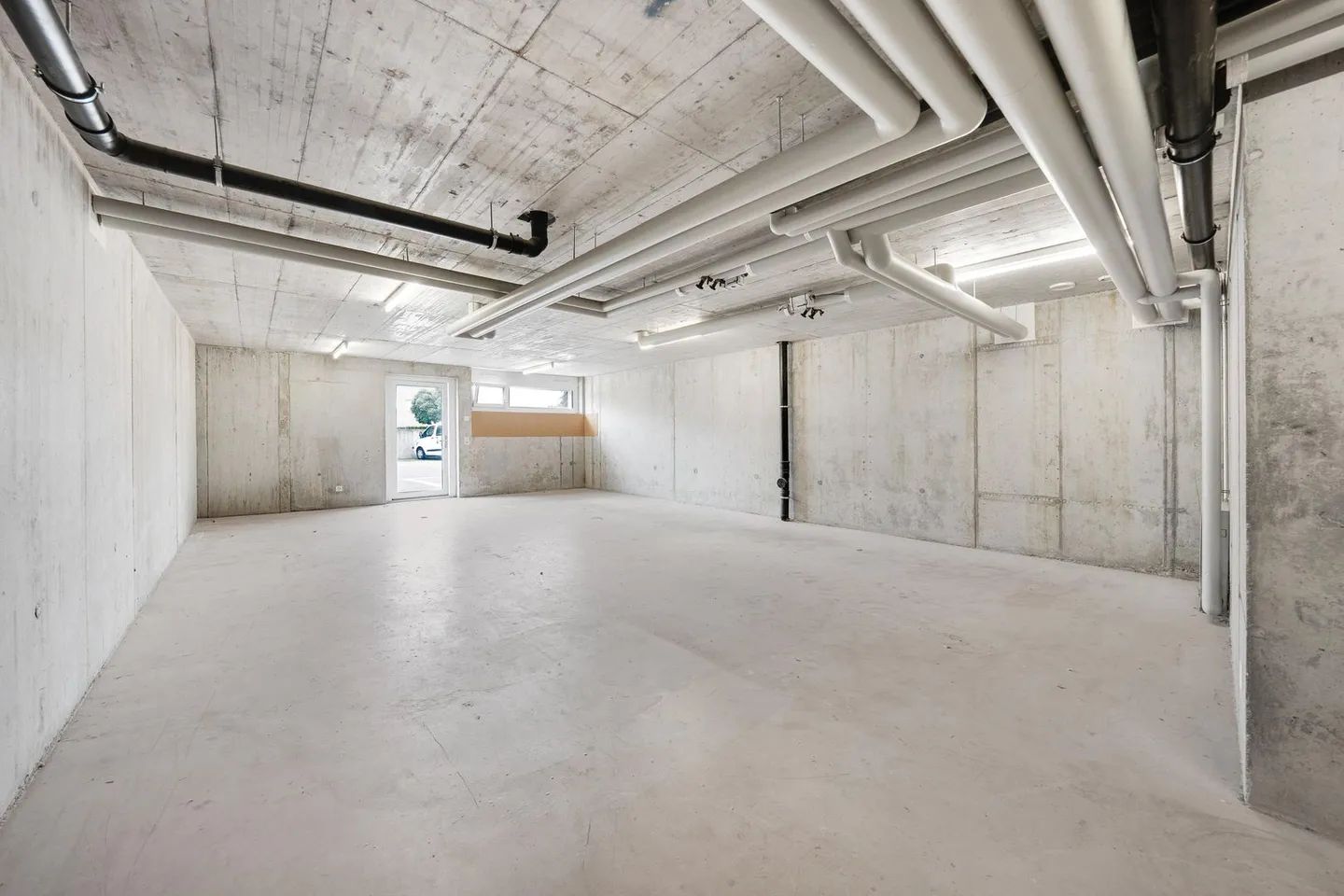 Storage Room - Photo 4 of 7