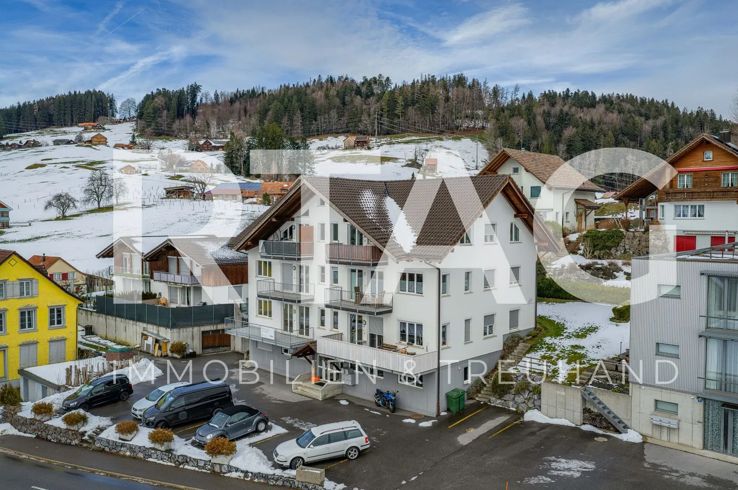 Aussenparkplatz verfügbar - Foto 1 von 3