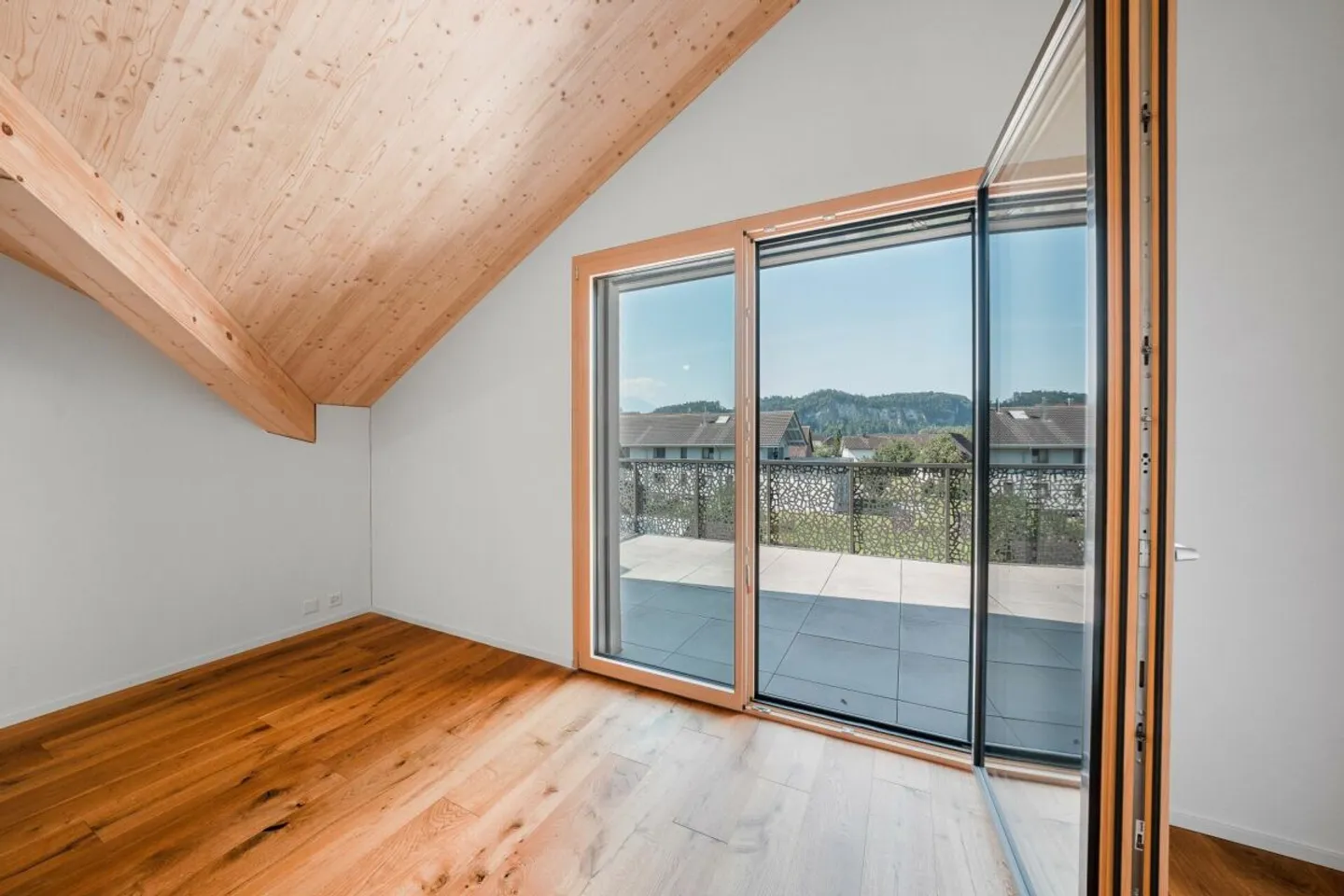 5.5-Room Penthouse Apartment - Photo 4 of 13