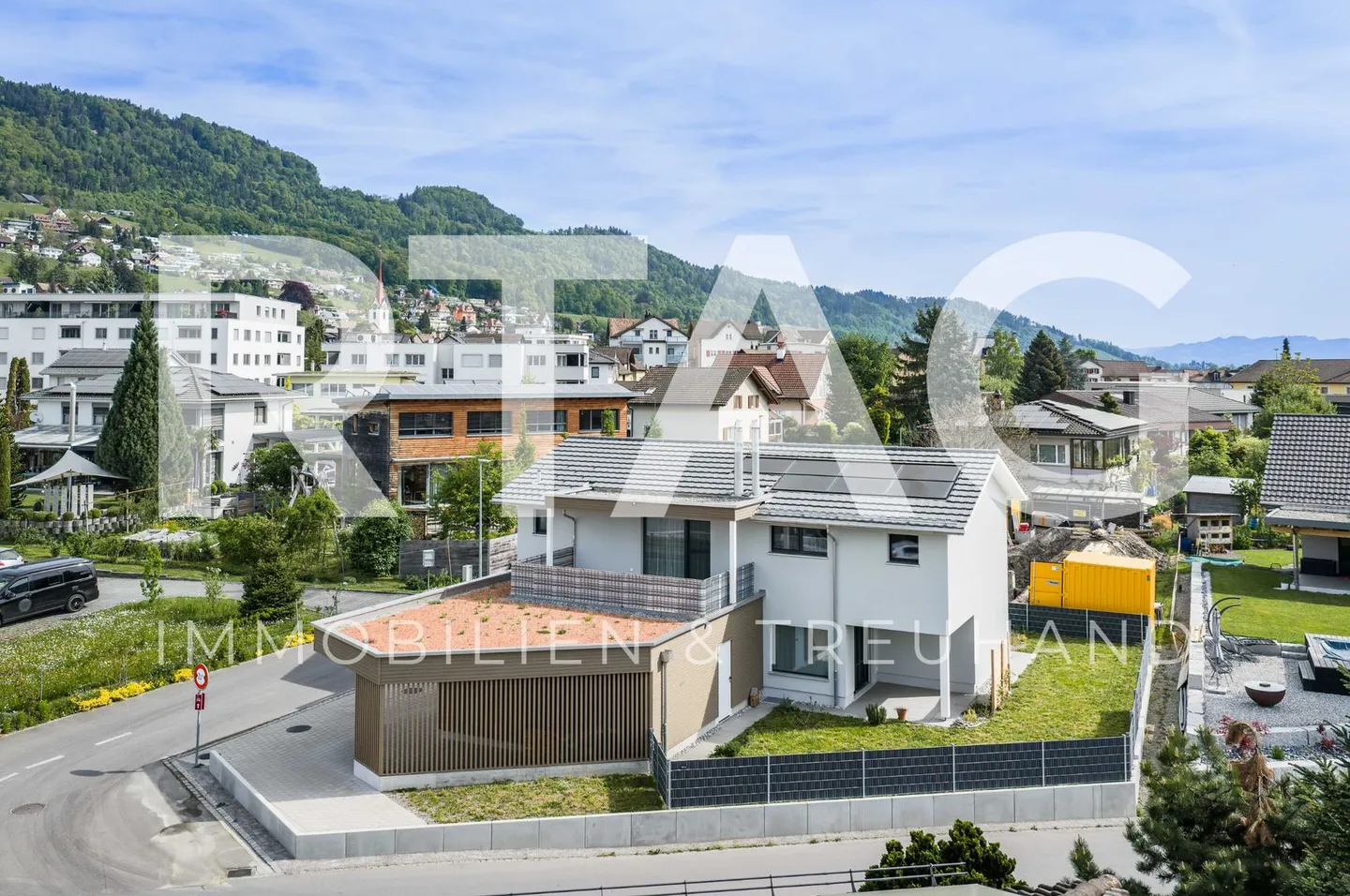 Maison bifamiliale - Photo 1 sur 13