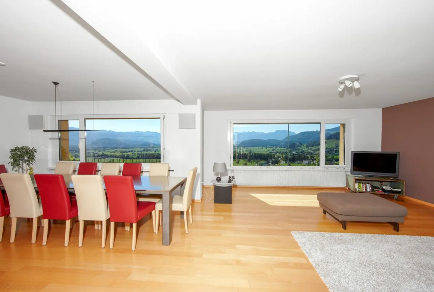 Casa unifamiliare con appartamento per ospiti sul vigneto - Foto 4 di 13